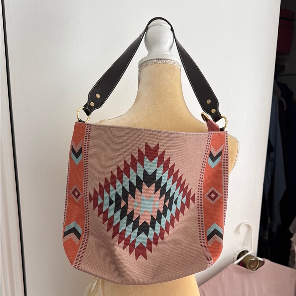 Source Unknown Pink and Red Shoulder Bag with Geometric Design